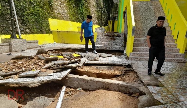 Anggota DPRD Padang Sidimpuan Mendadak Tinjau Taman Jembatan