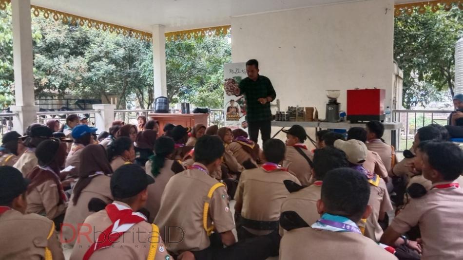 Darwis Bicara Kopi Depan Peserta Raimuna Kota Medan