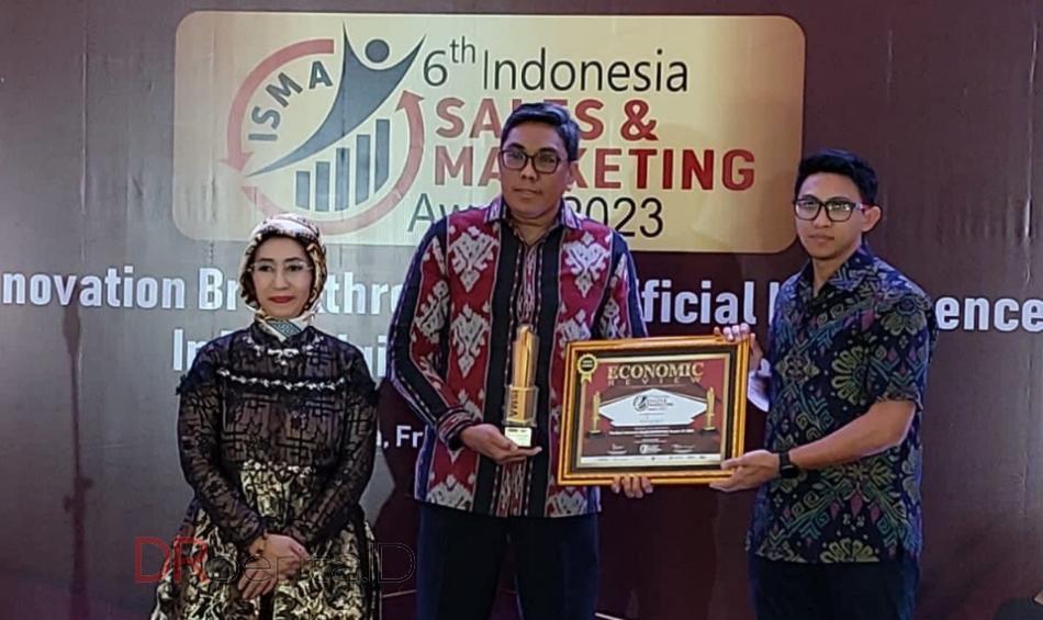 Komitmen Perkuat Strategi Marketing Bisnis, Bank Sumut Raih Penghargaan dari Economic Review
