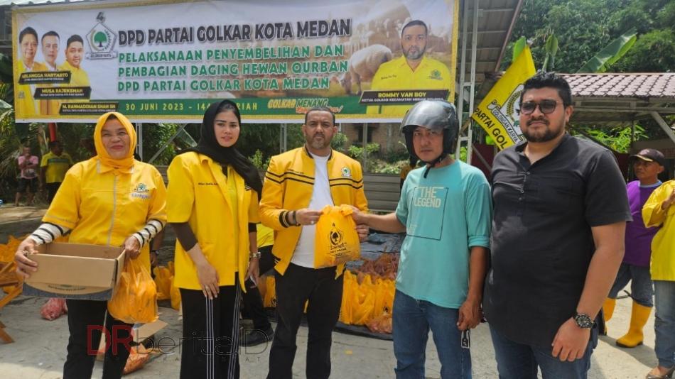 Golkar Medan Polonia Sembelih Hewan Qurban Bobot 400 Kg