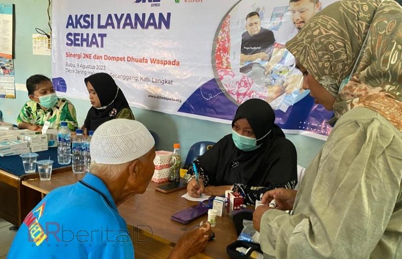 DDW dan JNE Medan Gelar Aksi Layanan Sehat di Desa Jaring Halus