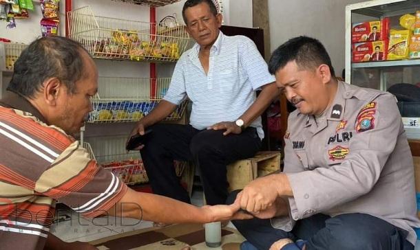 Polisi Ahli Pengobatan Alternatif Viral di Kota Padangsidimpun