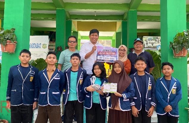 SMP Negeri 7 Medan Serahkan Donasi Korban Palestina ke DDW