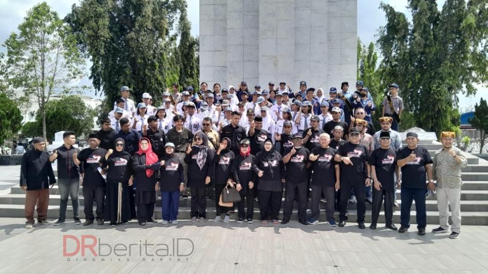 10 November, GPA 66 Tabur Bunga di Taman Makam Pahlawan