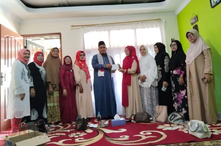 Perwiritan Al Ikhlasiyah Salurkan Donasi ke Palestina