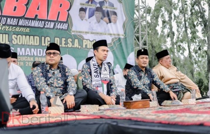 Ribuan Masyarakat Padati Lapangan Cucak Rawa Perumnas Mandala Dengar Tausiah Ustadz Abdul Somad