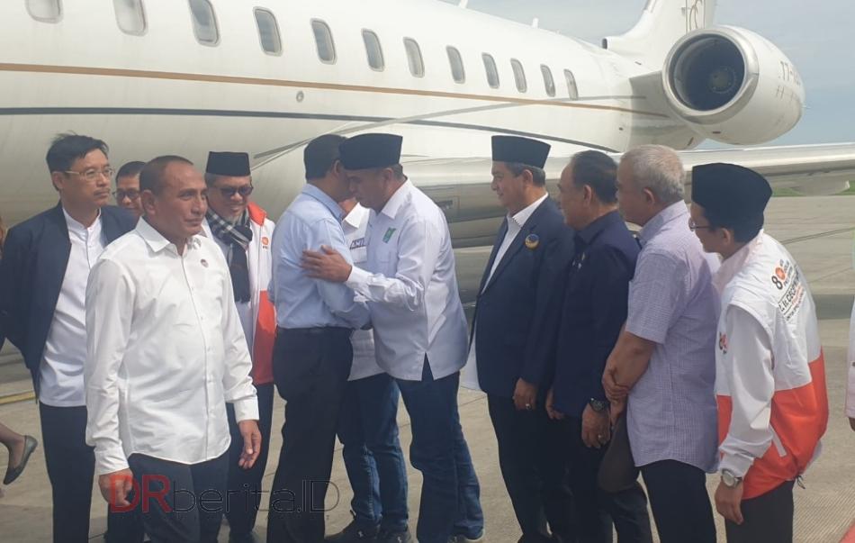 Anies Peluk Ketua PKB Sumut di Bandara Kualanamu Medan