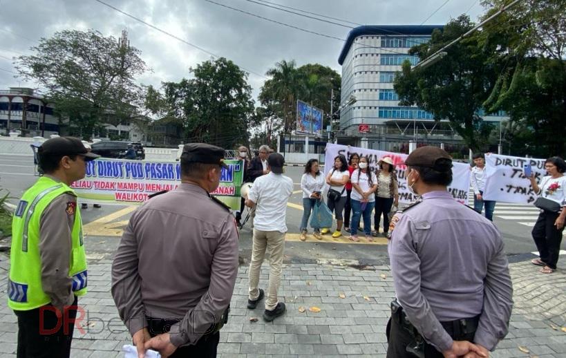 Tak Becus Kerja, Pegawai PUD Pasar Medan Desak Bobby Copot Dirut Suwarno