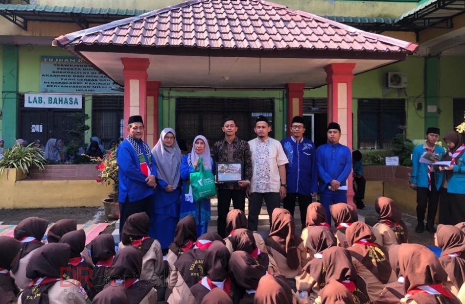 MAN Binjai Salurkan Donasi Kepedulian Palestina Rp14 Juta