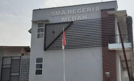 Kepala Sekolah SMAN 8 Medan Bantah Siswi Tidak Naik Kelas Karena Orang Tua Lapor Pungli