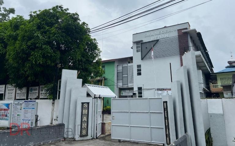 Kepala SMAN 8 Medan Seperti Berbalas Pantun Dengan Kadis Pendidikan Sumut Selesaikan Kasus Tinggal Kelas
