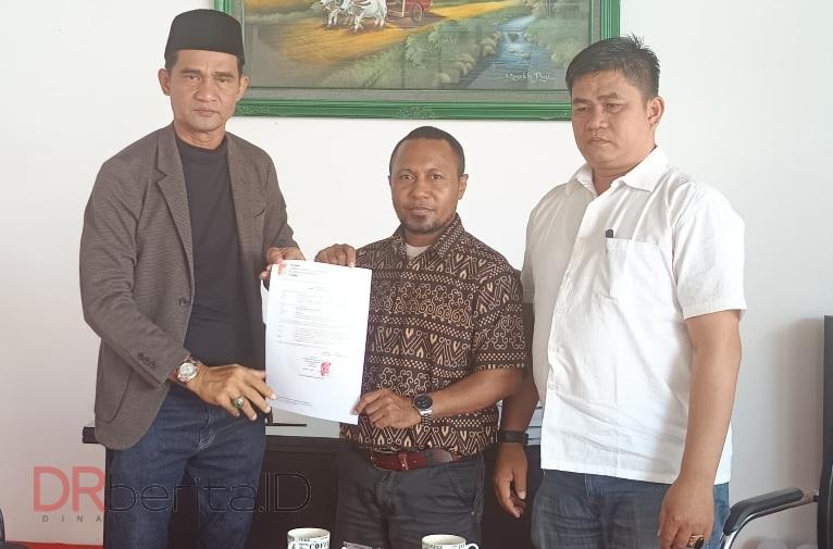 Devis Karmoy Terima Mandat YLBH-KI Perwakilan Kota Medan