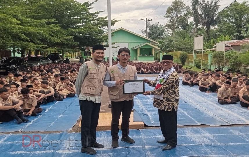 MAN Simalungun Peringati Maulid Nabi dan Galang Donasi untuk Palestina Rp. 12 Juta Lebih
