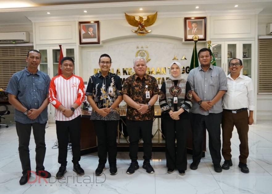 Direksi Bank Sumut Syafrizalsyah dan Arieta Aryanti Bertemu Kajatisu Harly Siregar