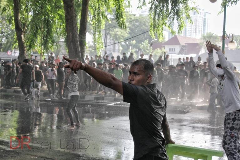 Tolong Polwan, Wartawan Jadi Korban Pemukulan Aparat Keamanan