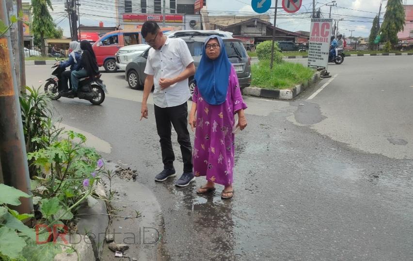 Pipa PDAM Tirtanadi Bocor Akibat Proyek Drainase, Warga Merasa Rugi Akibatnya