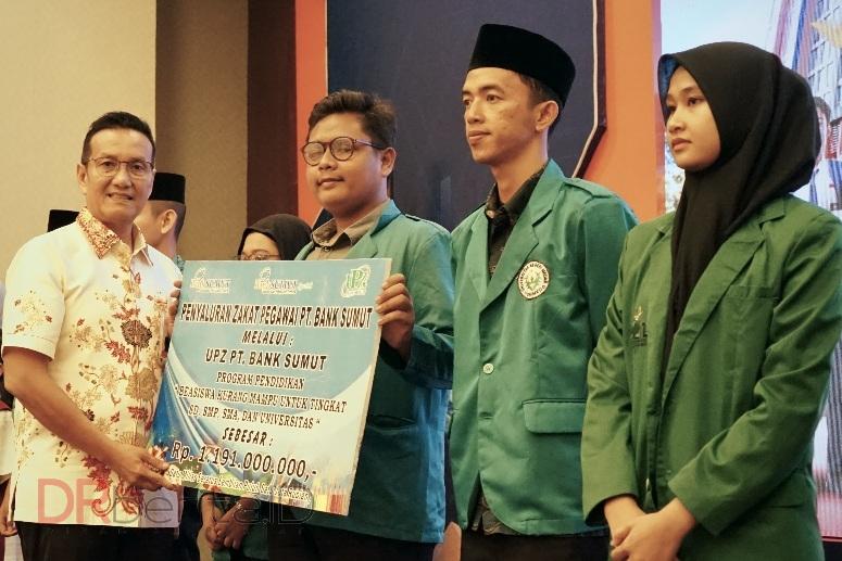 323 Pelajar dan Mahasiswa Dapat Beasiswa dan Penguatan UMKM dari Zakat Pegawai Bank Sumut
