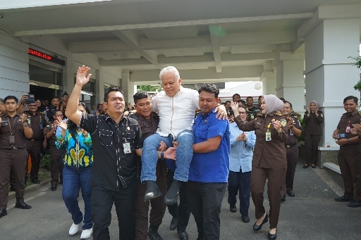 Moment Haru Perpisahan Jajaran Pegawai Kejati Sumut Dengan Dr. Harli Siregar SH MHum