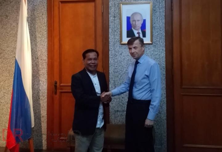 Yonge Sihombing dan Duta Besar Rusia Bahas Buku Prabowonomics dan Investasi di Tapanuli-Danau Toba