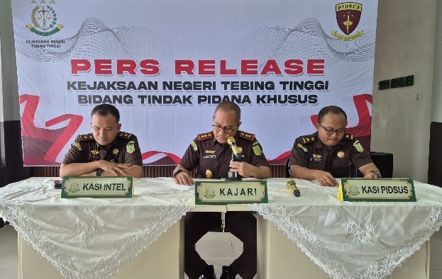 Kejari Tebingtinggi Tetapkan 2 Tersangka Korupsi BBM Lingkungan Hidup, Bendahara Langsung Ditahan