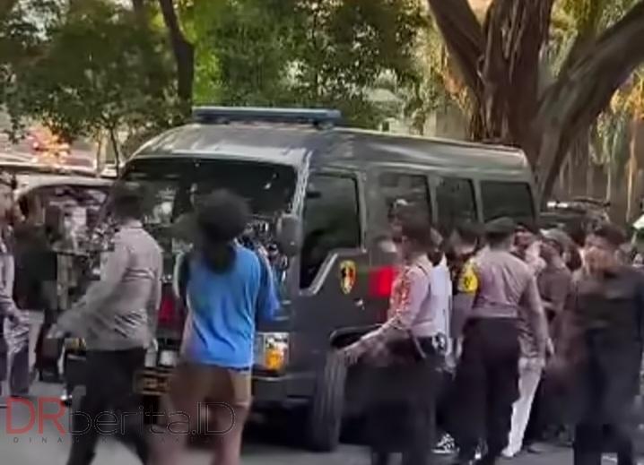 Kapolri: Roy Suryo dan dr Tifa Ditangkap Untuk Diserahkan ke Kejaksaan