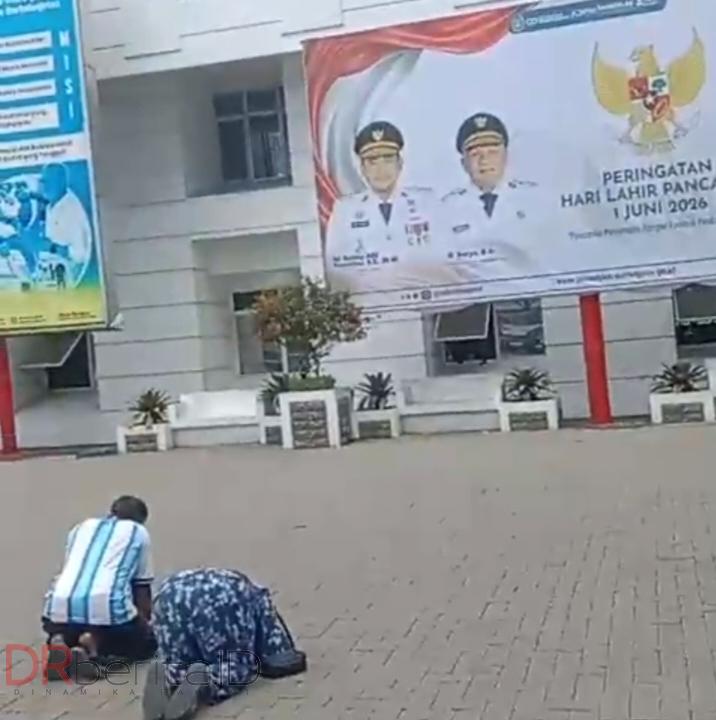 Ayah dan Ibu Bersujud ke Gubernur Sumut Untuk Kesembuhan Anak di RS Mitra Medika Premiere