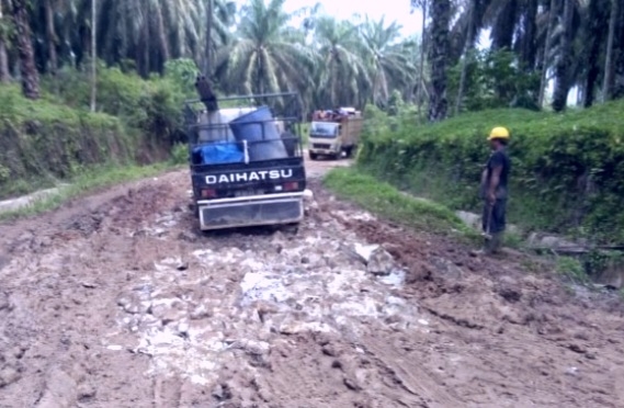 Ada Jalan Rusak 23 Kilometer di Kabupaten Asahan
