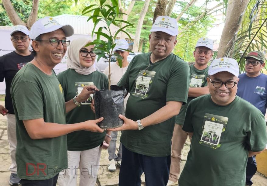 Tanam 1000 Pohon Khas Melayu di Bantaran Sungai Deli Untuk Menjaga Kota Medan