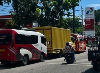 Antrean Panjang Kendaraan di SPBU Tunjukan Sistem Distribusi BBM Solar Perlu Dievaluasi