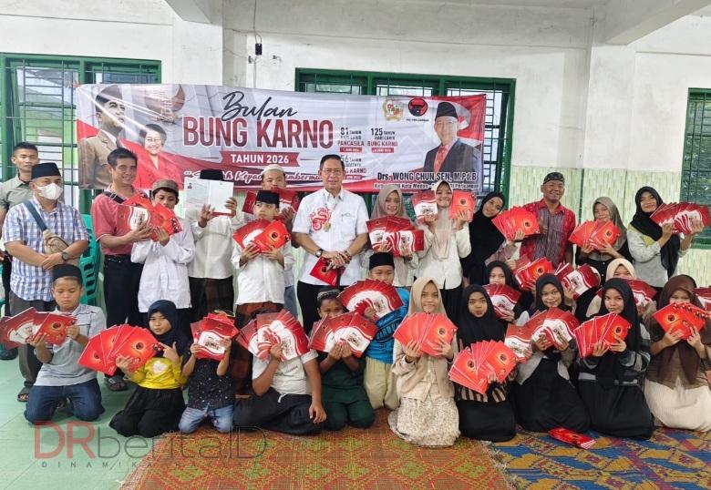 Panti Asuhan Al Washliyah Kedatangan Tamu Penting Bawa Buku Proklamator RI