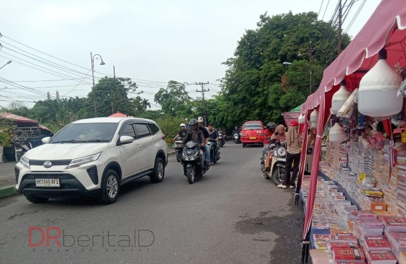 Jembatan Jalan di Medan Jadi Lapak Dagangan, Camat Bantah Terima Setoran