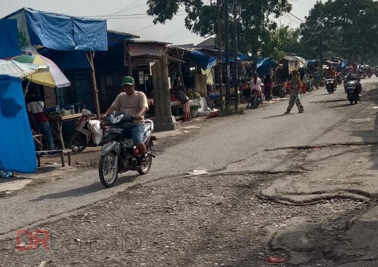 Jalan dan Drainase di Deliserdang Masih Banyak Terbiarkan Rusak, Janso Sipahutar&nbsp;Harus Malu Diri