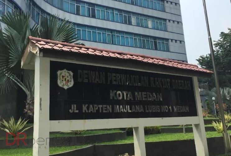 Plt Sekwan DPRD Kota Medan Beberkan Fungsi dan Status 3 Mobil Dinas Tertimpa Pohon Tumbang
