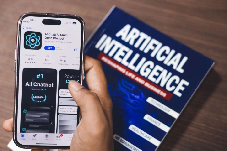 Apa Itu LLM? Pengertian, Cara Kerja, Contoh, dan Bedanya dengan AI